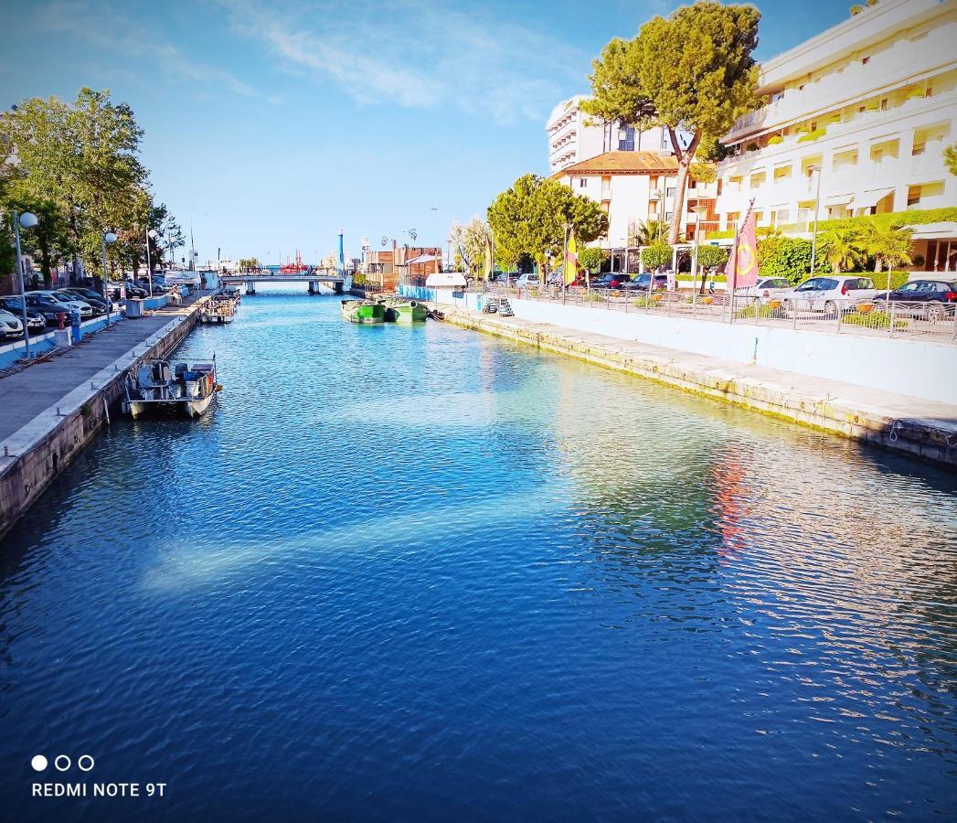 Hotel Garisenda B&B - In Centro A Riccione - Dış mekan fotoğraf