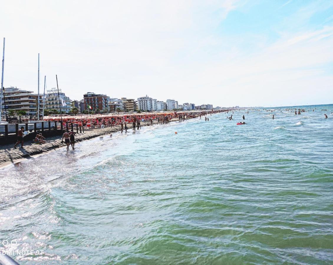 Hotel Garisenda B&B - In Centro A Riccione - Dış mekan fotoğraf