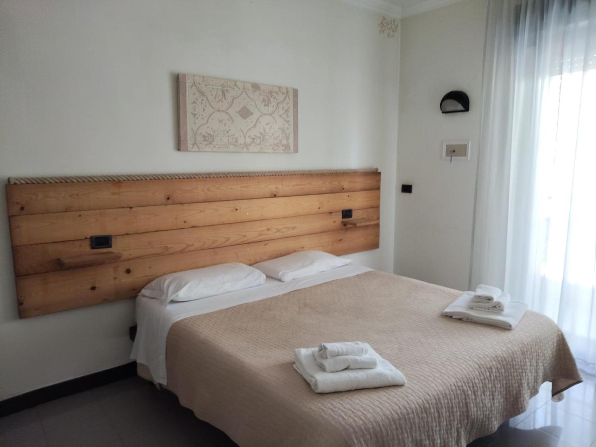 Hotel Garisenda B&B - In Centro A Riccione - Dış mekan fotoğraf
