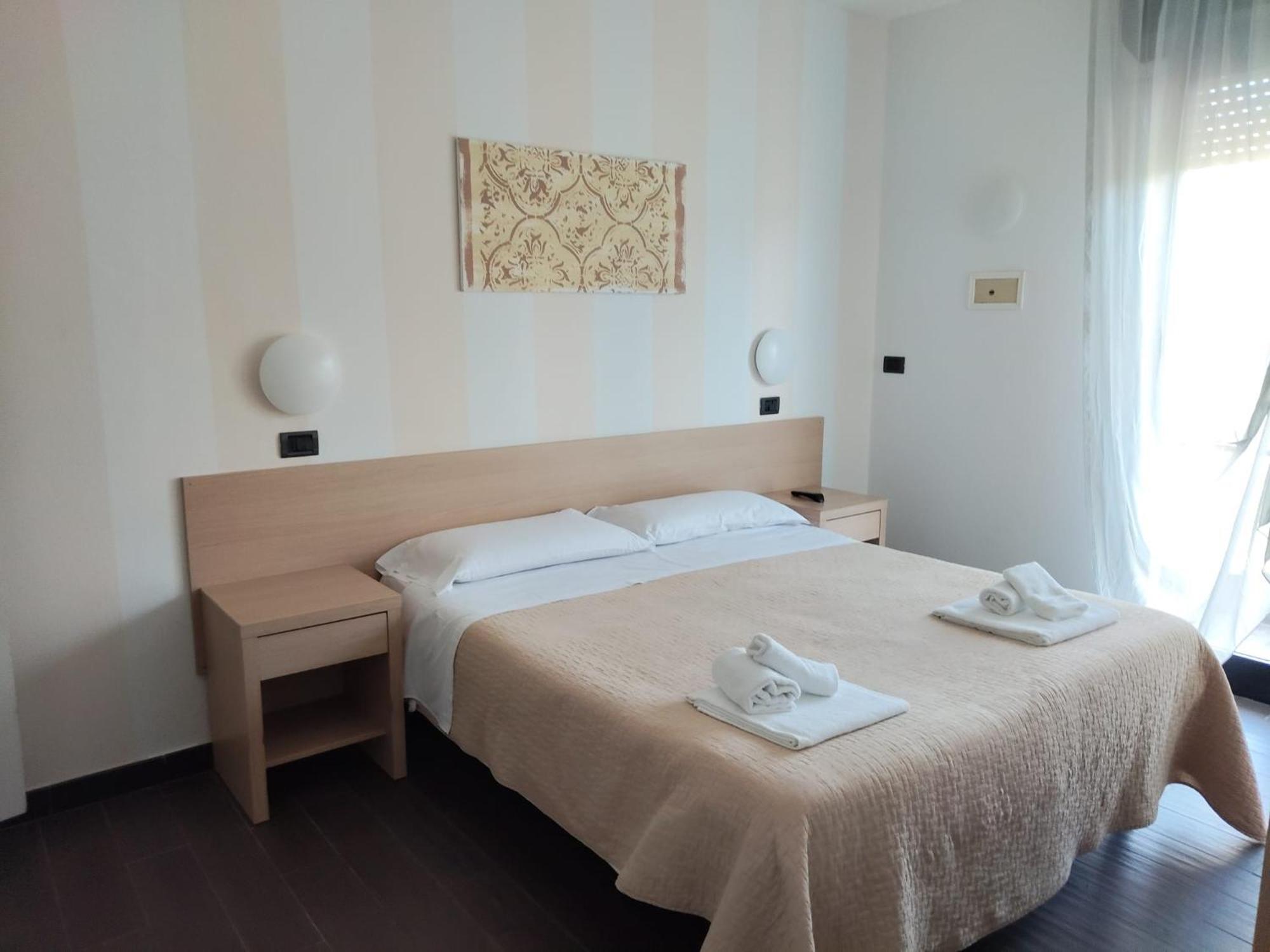 Hotel Garisenda B&B - In Centro A Riccione - Dış mekan fotoğraf