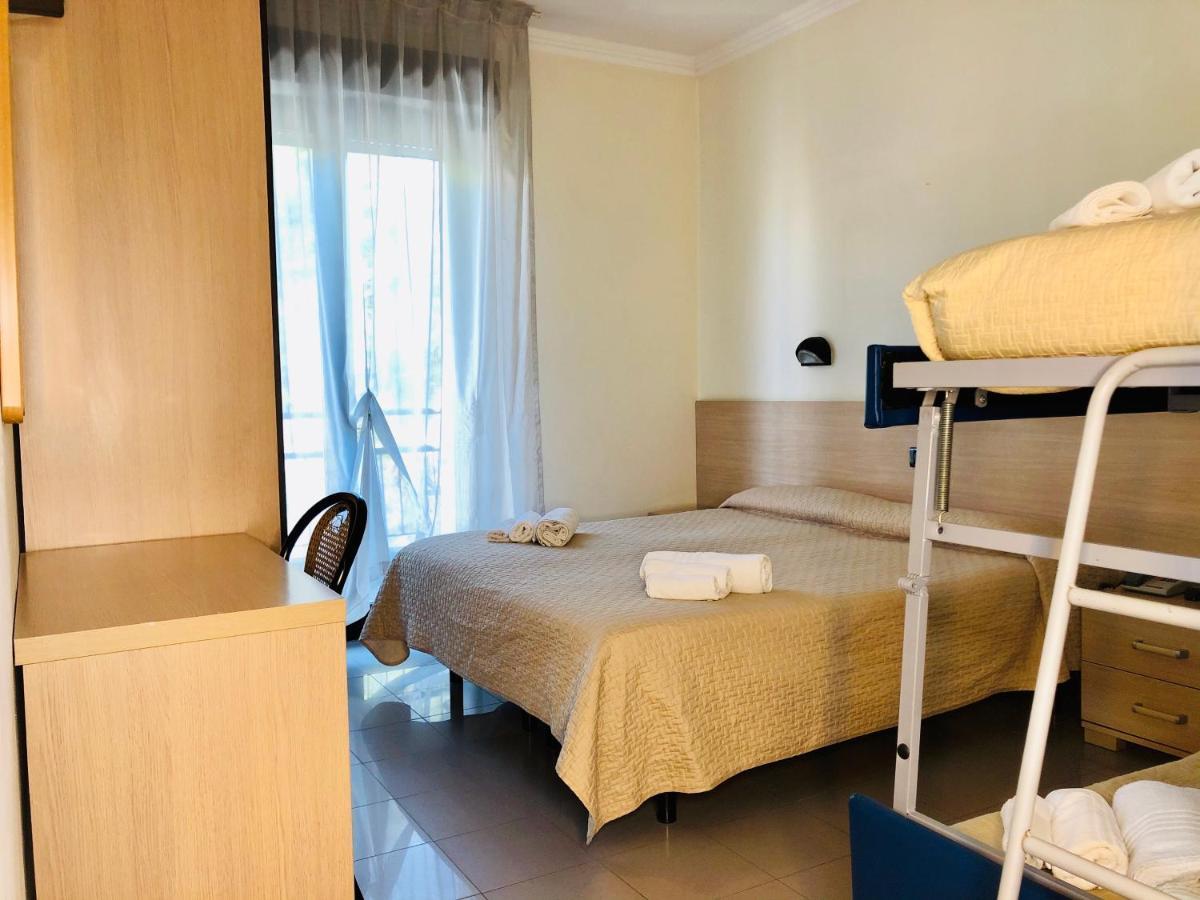 Hotel Garisenda B&B - In Centro A Riccione - Dış mekan fotoğraf